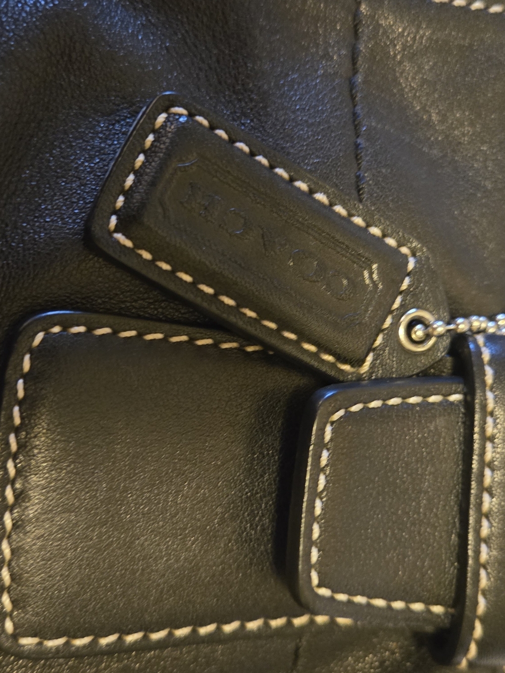 Coach Soho Black Leather Shoulder Buckle Bag. Style 9544 Great Leather Condition - Picture 13 of 16